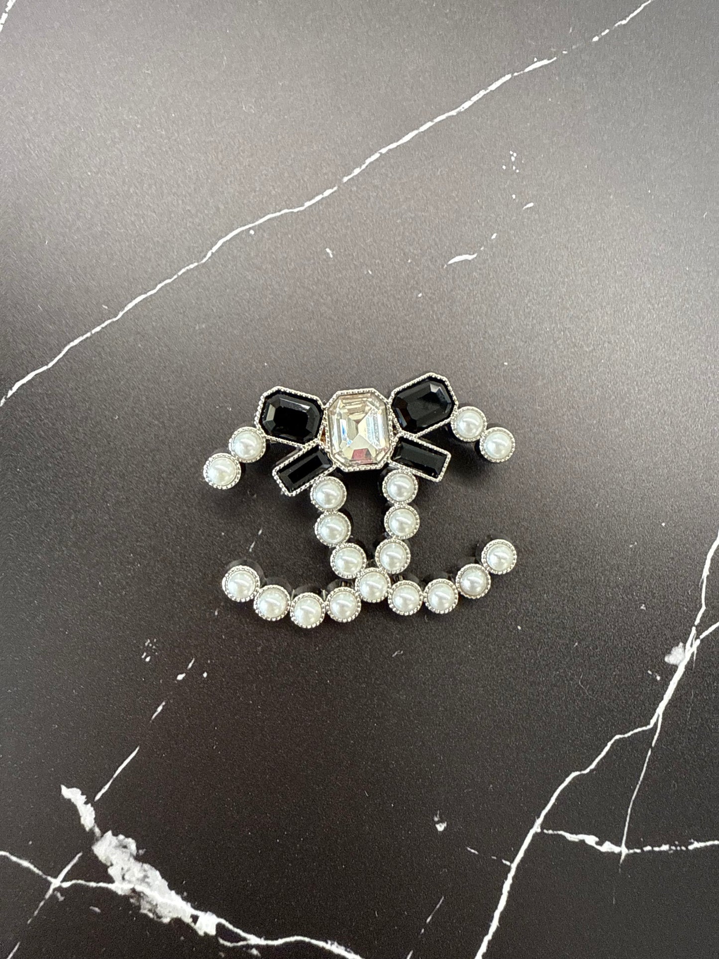 Spilla CC Vintage 13
