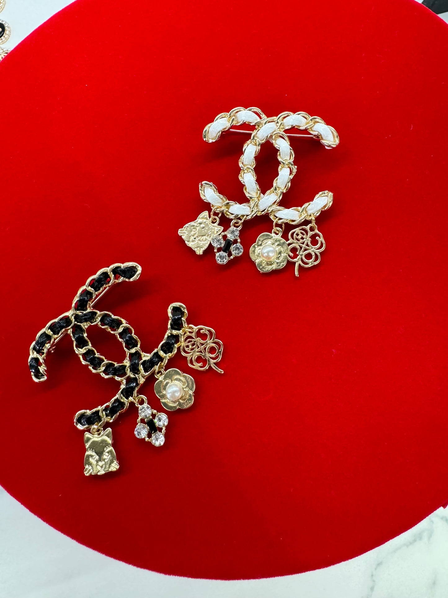 Spilla CC Vintage 6