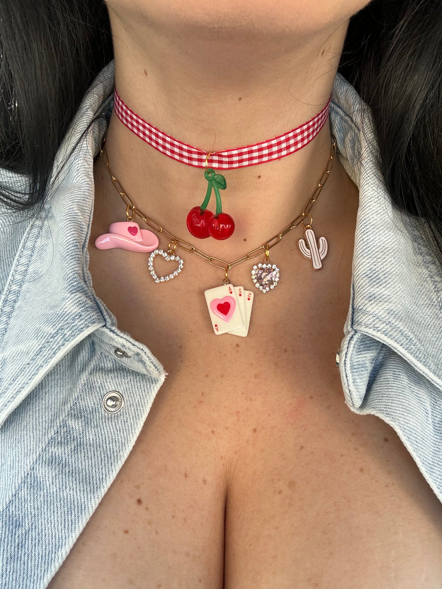 Choker Gibi